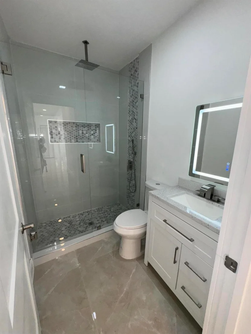 Photo of 418 Colonial Road