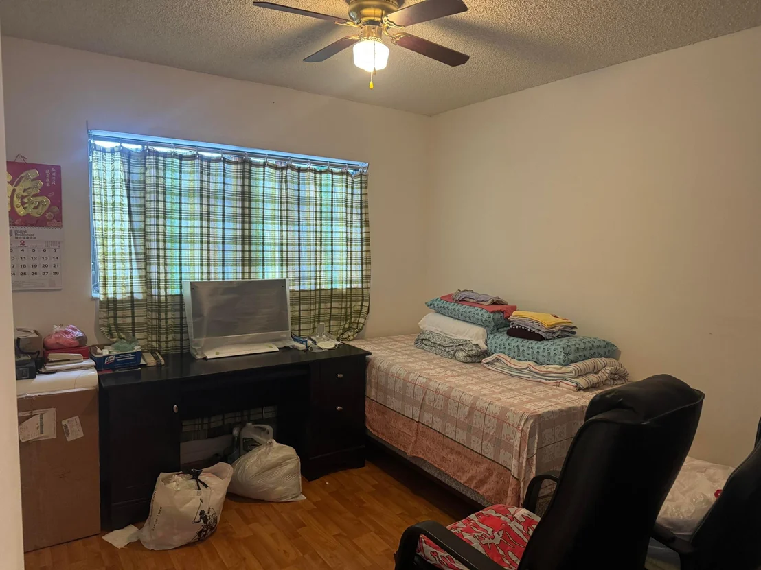 Photo of 2446 W 70th Place