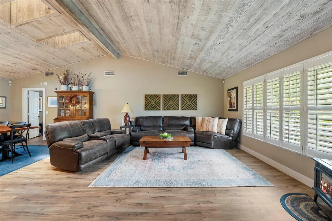 Photo of 12666 Quercus Lane