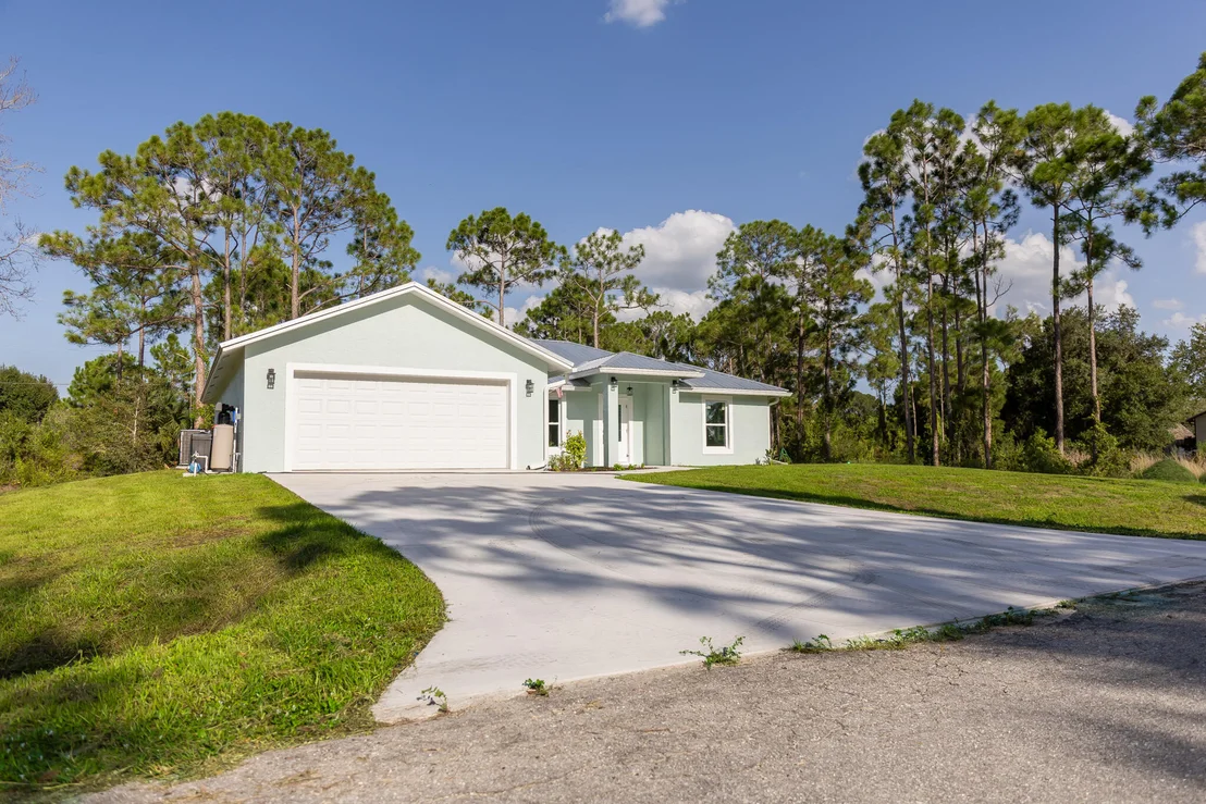 Photo of 3896 NW 24TH Avenue