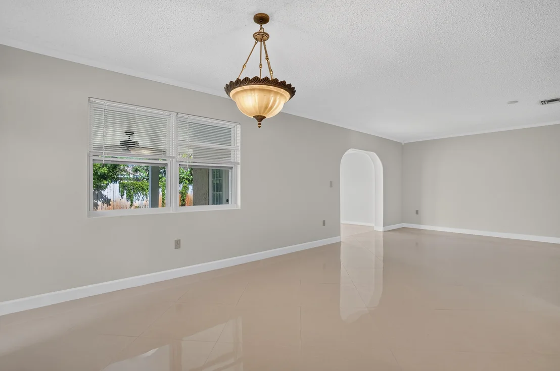 Photo of 702 PLACE TAVANT