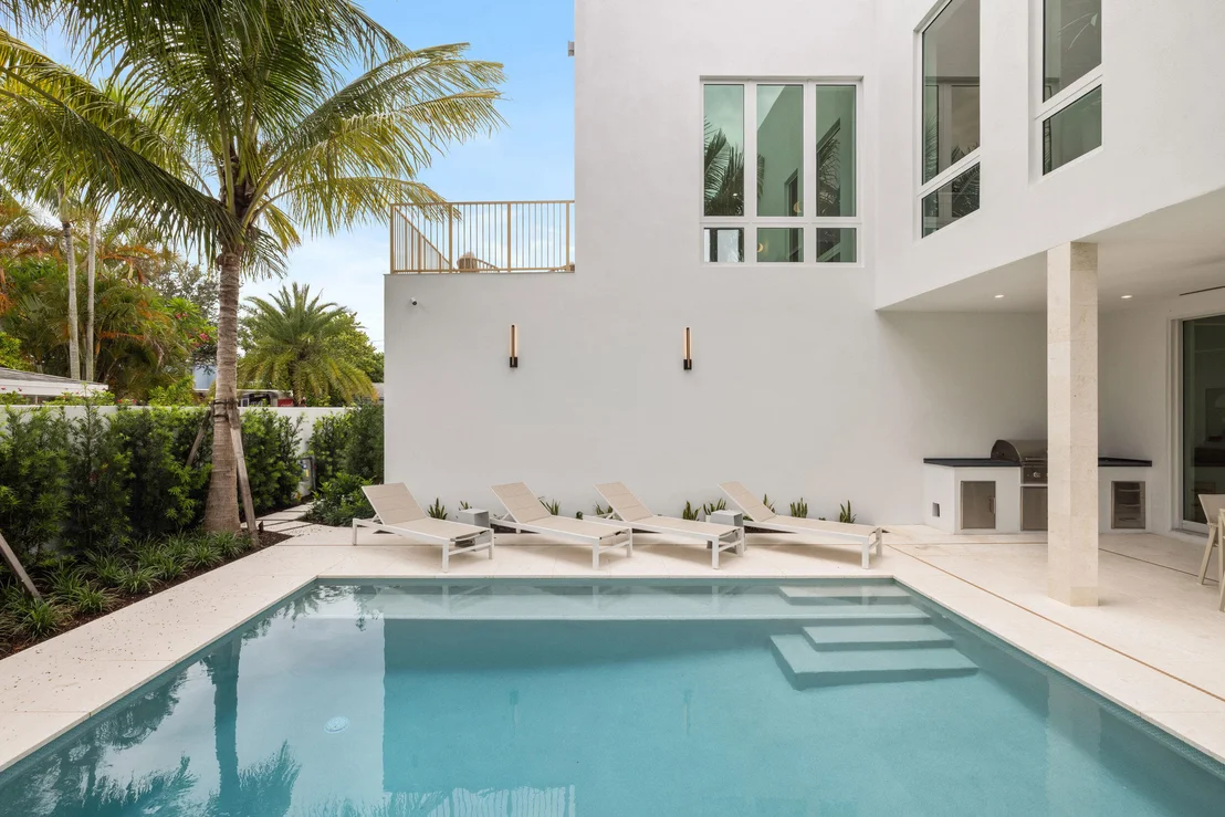 Photo of 800 Bond Way