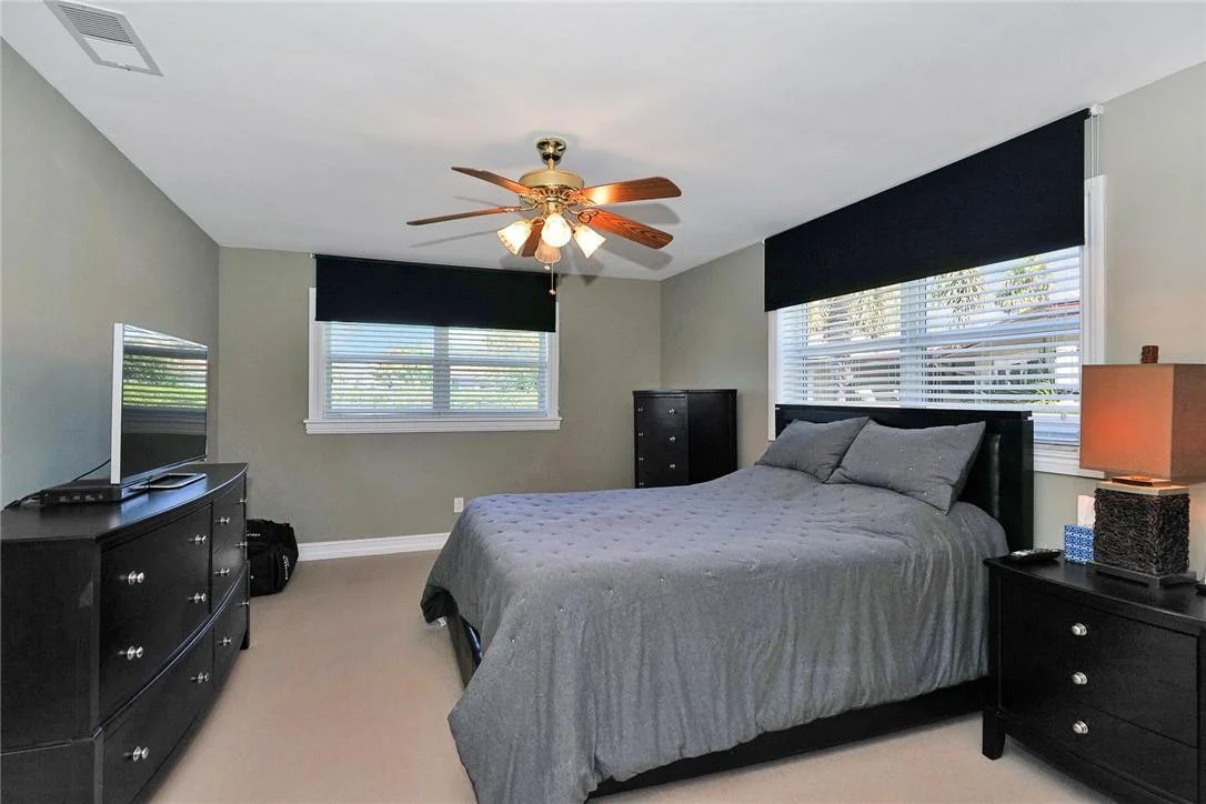 Photo of 1030 NE 27th Way