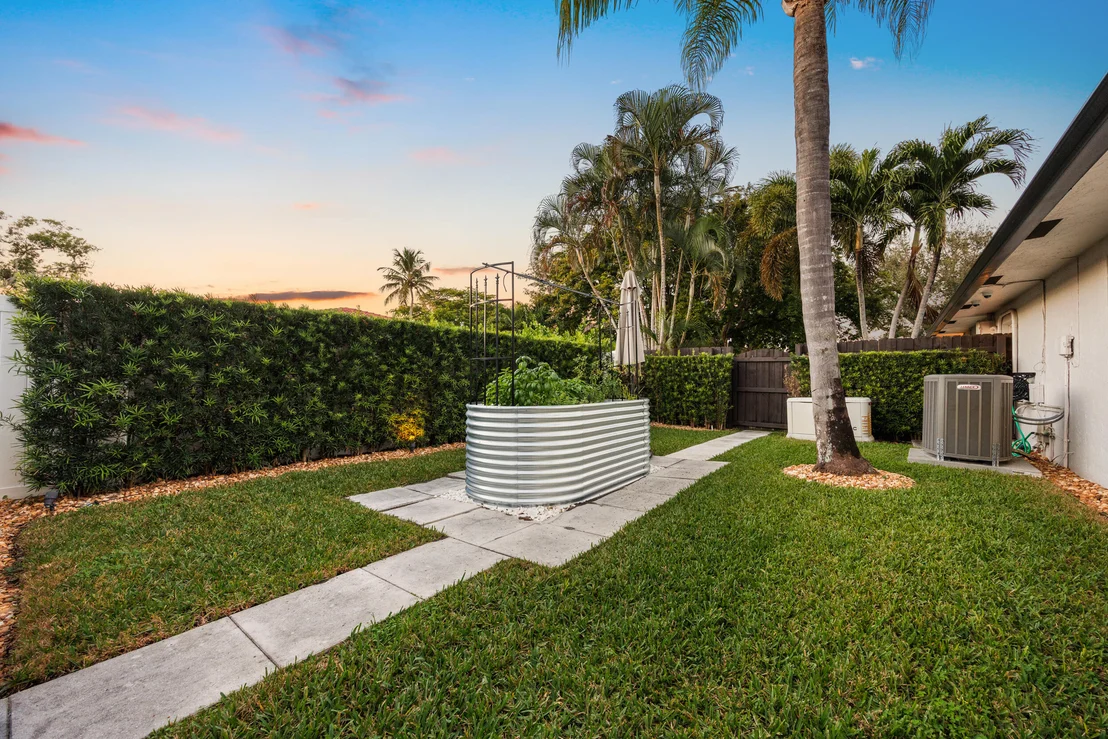 Photo of 3544 Lakeview Drive