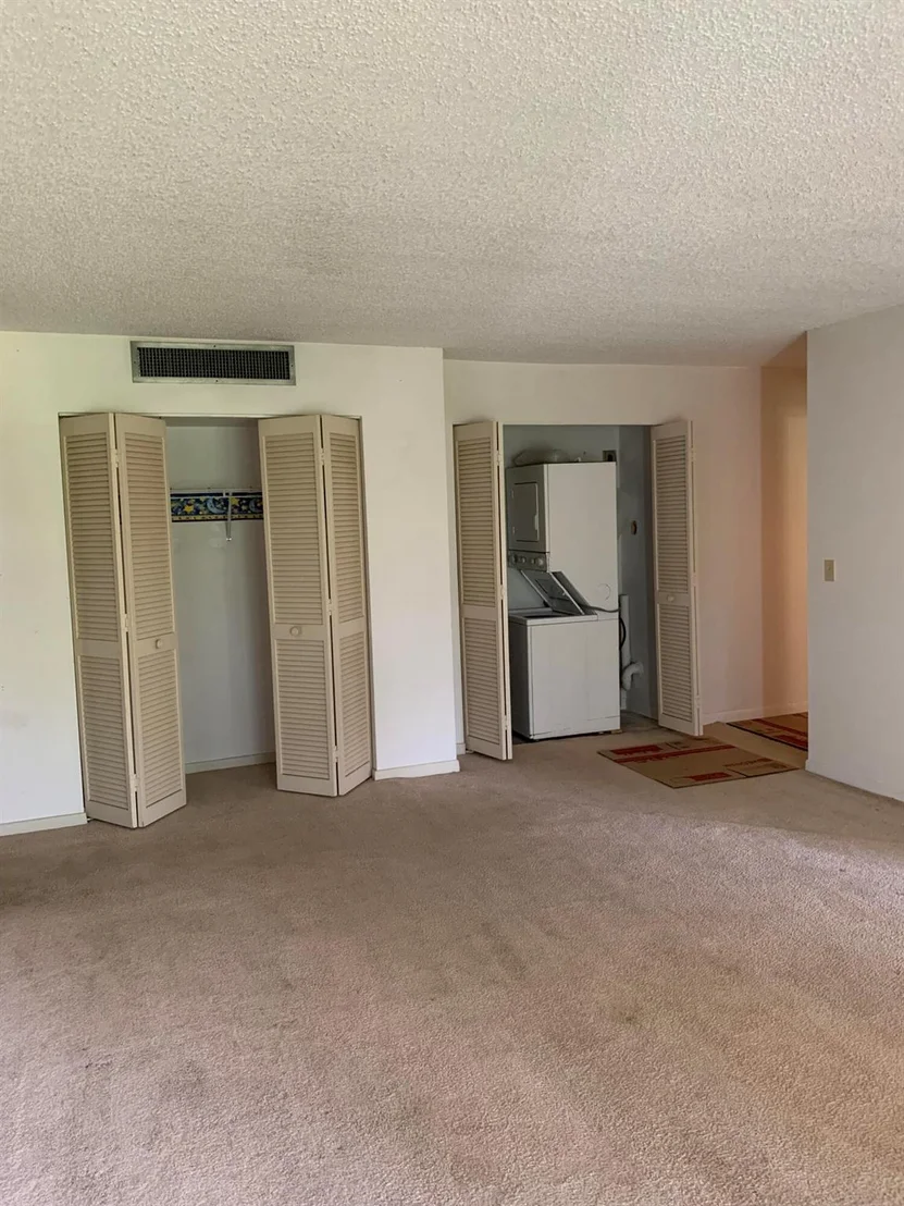 Photo of Unit I4 at 150 Pineview Road