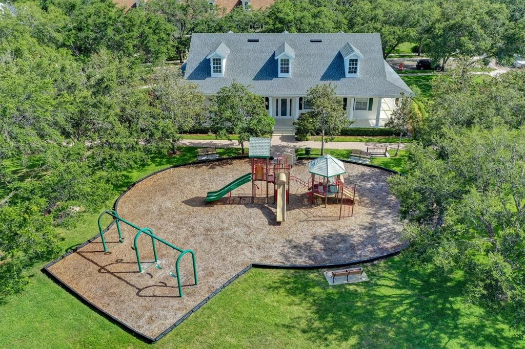 Photo of 180 Paradise Circle
