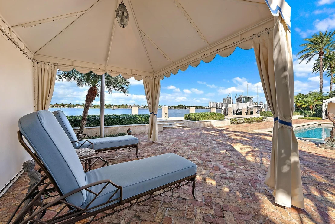 Photo of 751 Island Drive