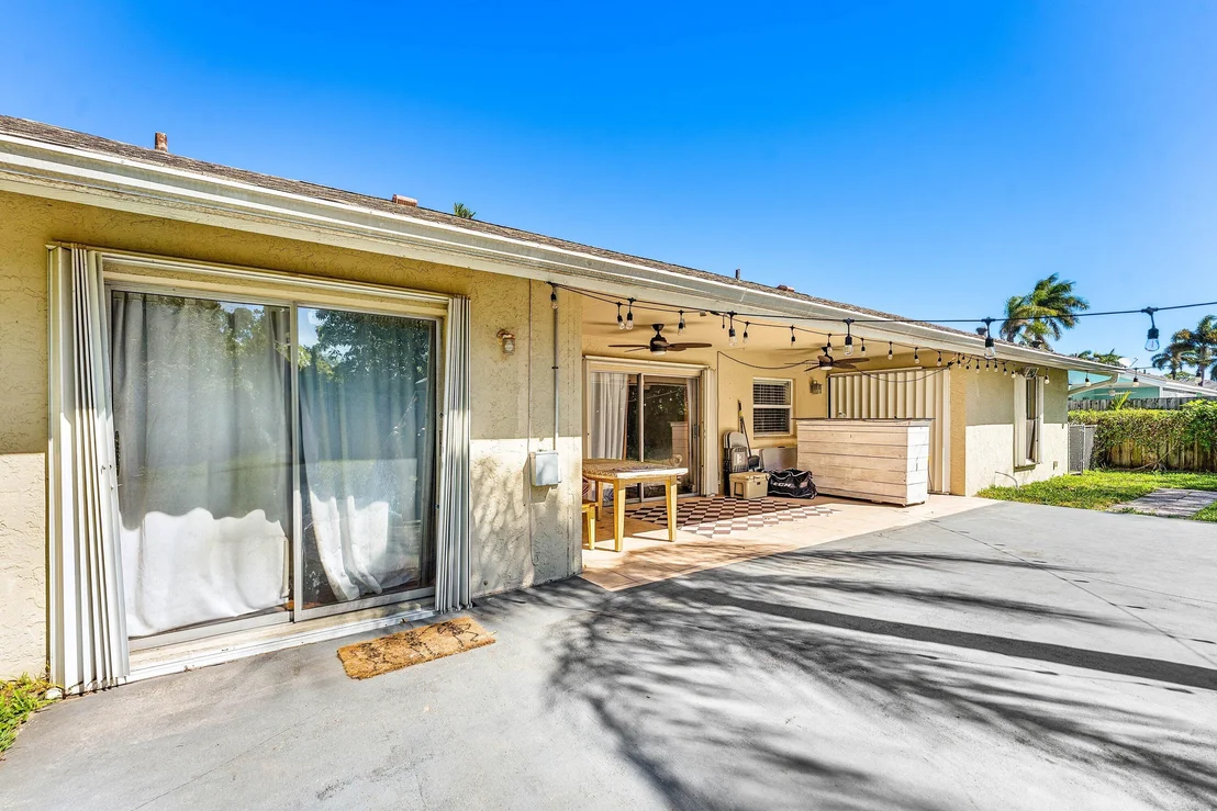 Photo of 838 NW 9th Way