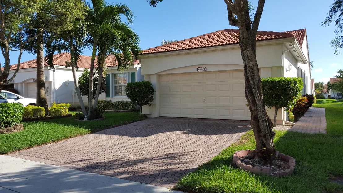 Photo of 6204 Heliconia Road
