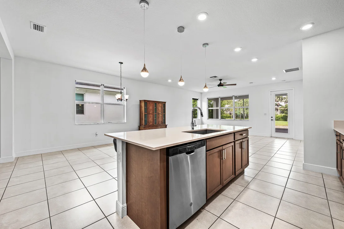 Photo of 4273 Marina Way