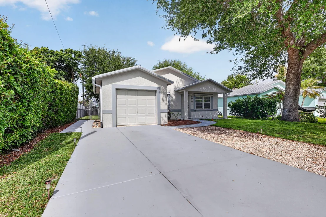 Photo of 5781 SE Pine Drive