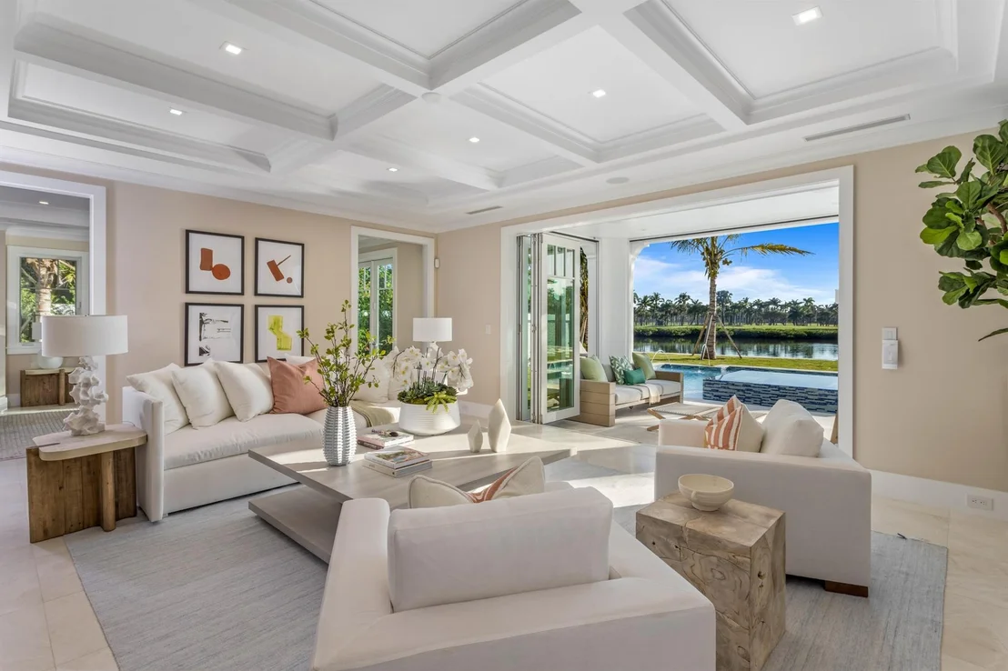 Photo of 584 Island Drive