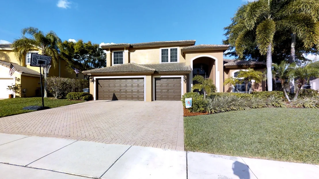 Photo of 11331 Edgewater Circle