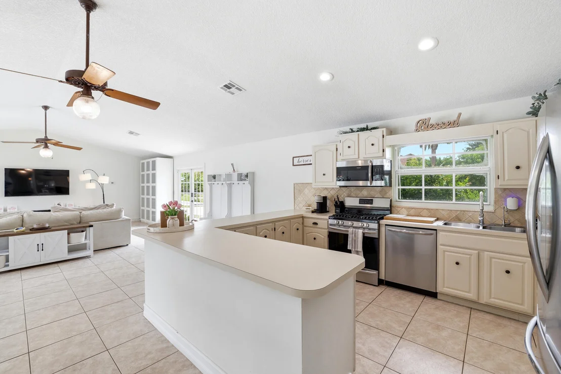 Photo of 785 Cindy Drive