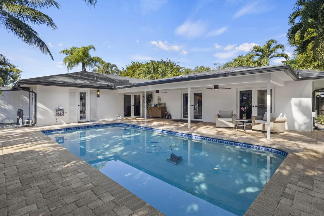 Photo of 3544 Lakeview Drive