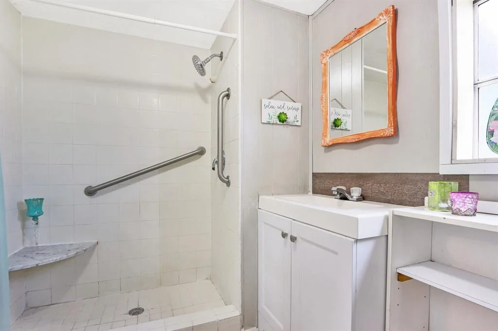 Photo of 3852 SE 25th Street