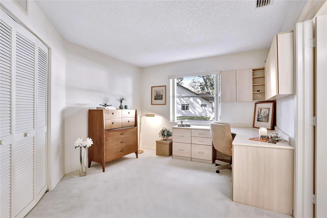Photo of 804 Heron Road
