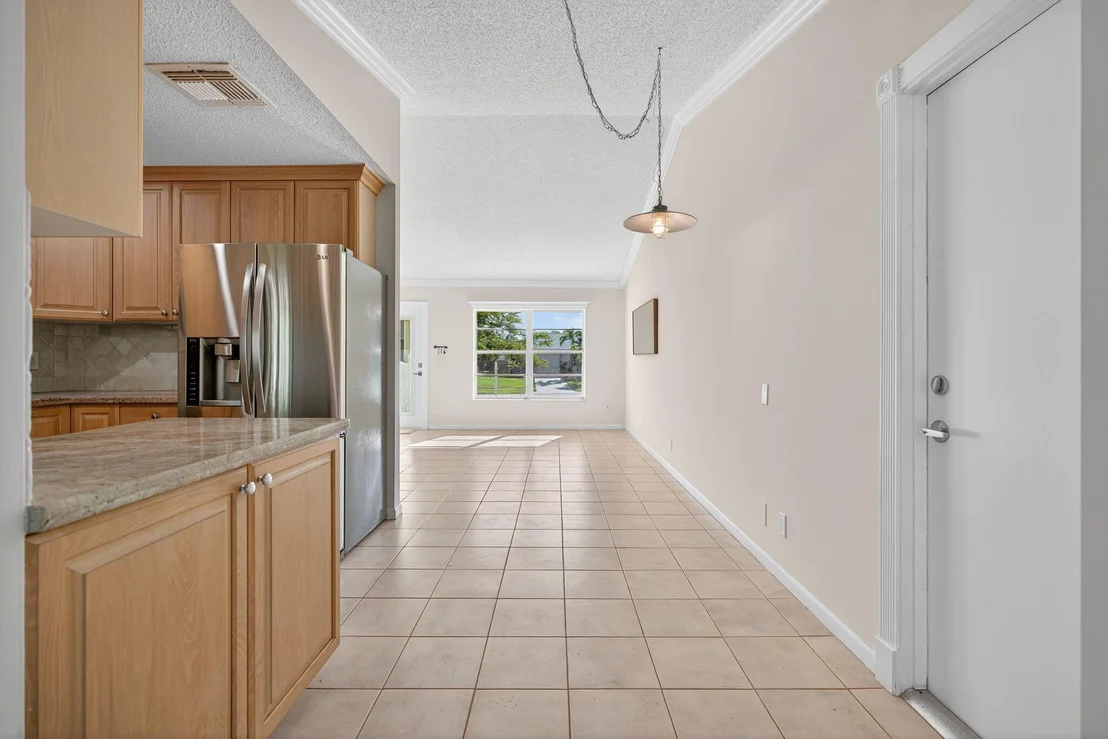 Photo of 130 Lakeside Circle