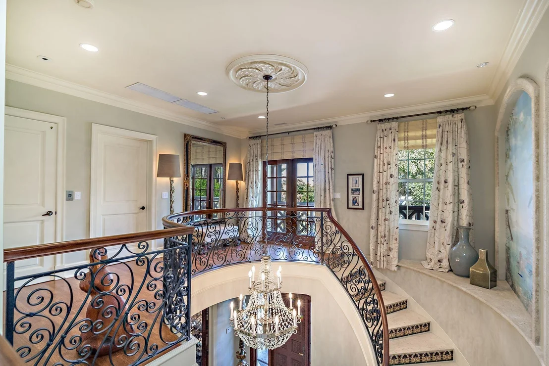 Photo of 200 Esplanade Way