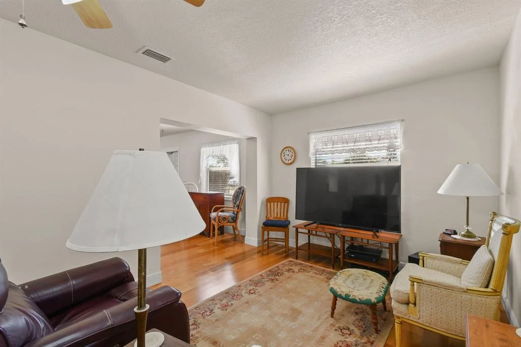 Photo of 305 5th Street