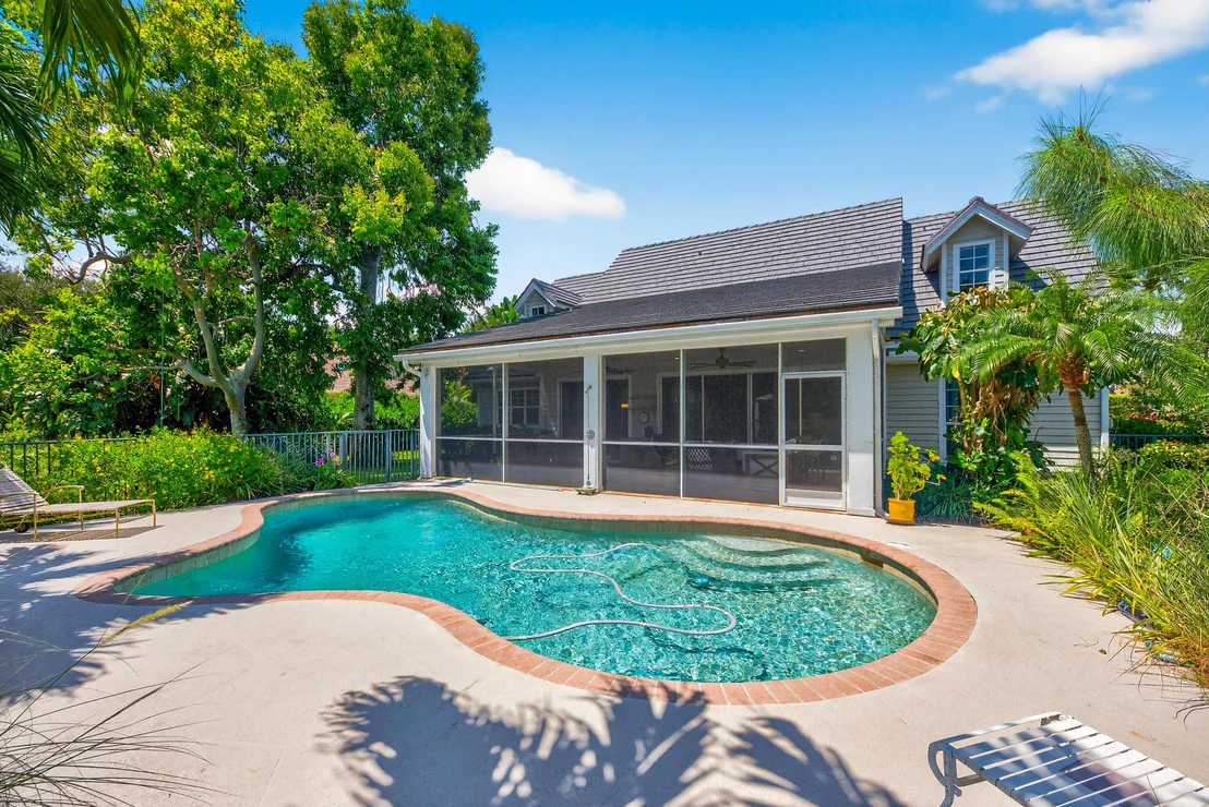 Photo of 18360 SE Lakeside Drive
