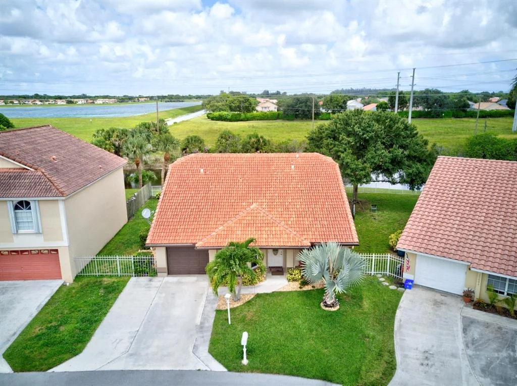 Photo of 11080 Lakeaire Circle