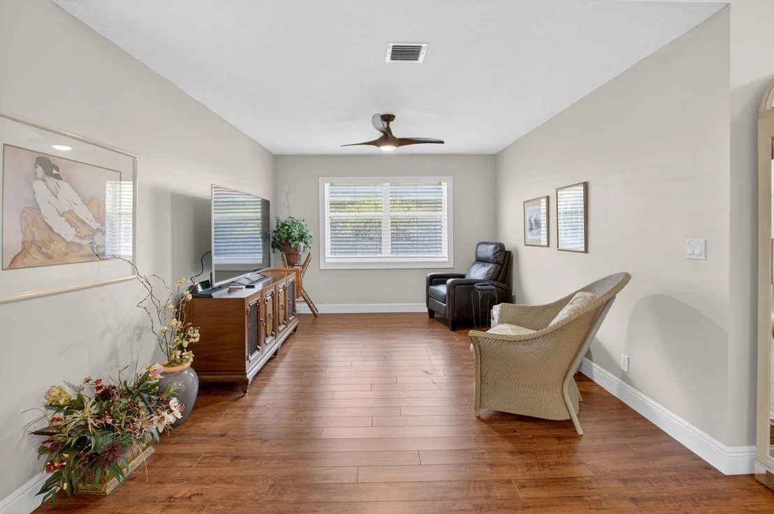 Photo of 5582 Royal Lake Circle