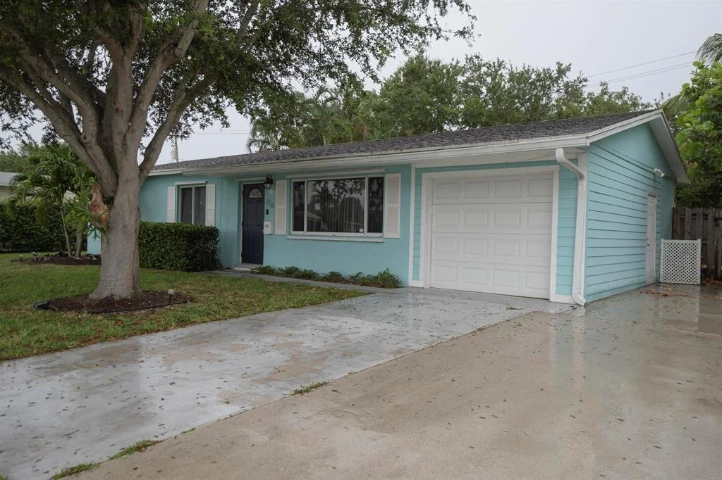 Photo of 716 Juniper Drive