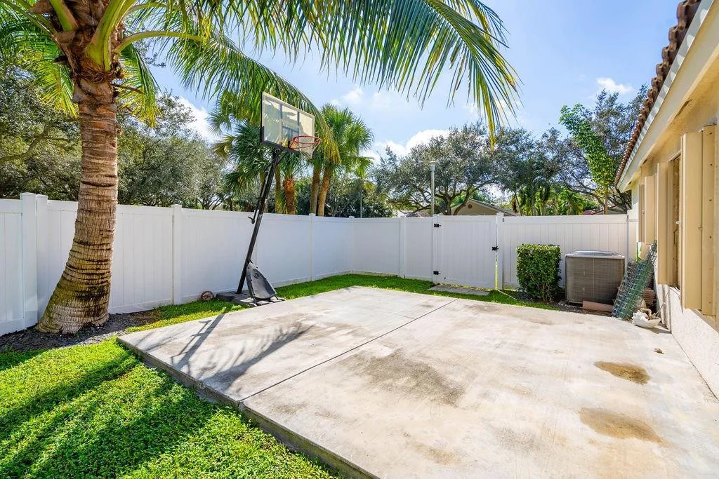 Photo of 3955 Sabal Lakes Road