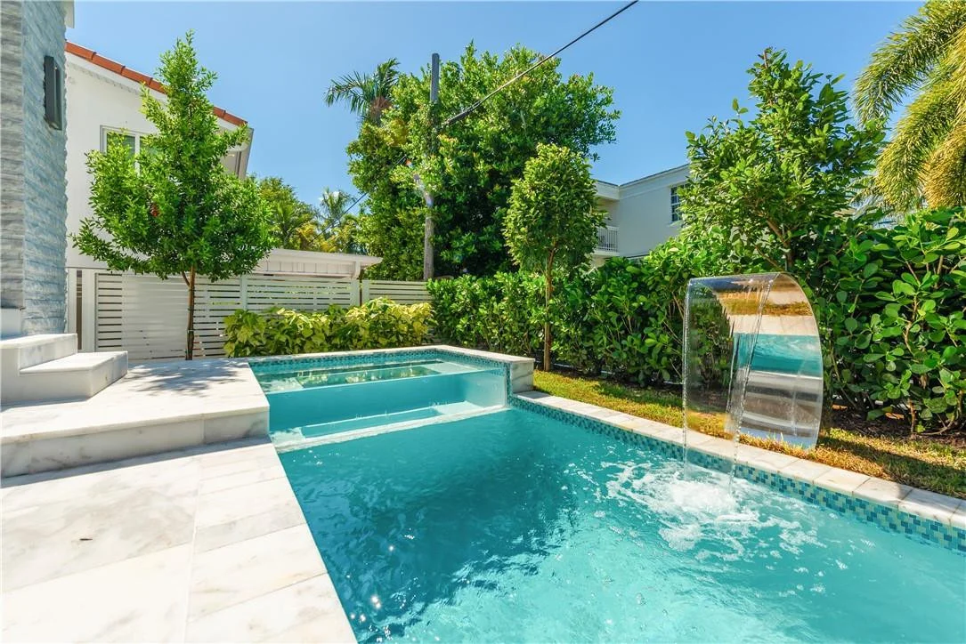 Photo of 4610 Alton Road