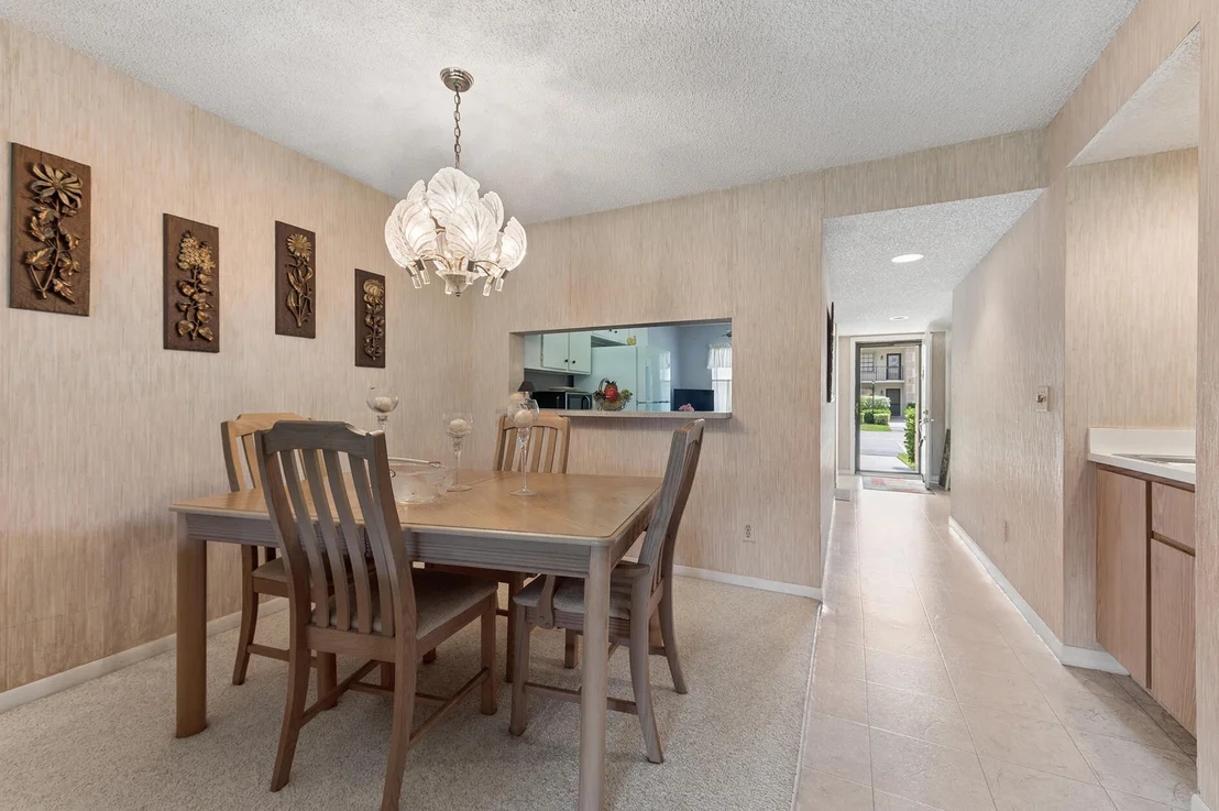 Photo of Unit A at 901 Pinecrest Circle