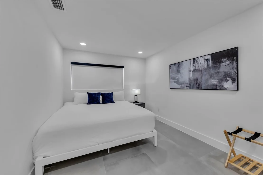 Photo of 160 SE 3rd Court