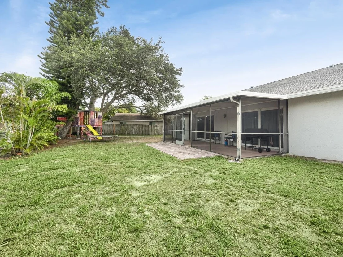 Photo of 1343 Pinetta Circle