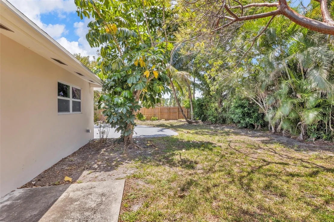 Photo of 421 SE 5th Avenue