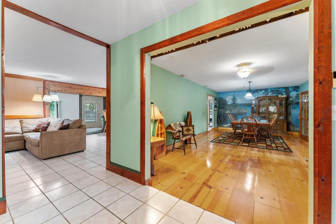 Photo of 3182 Custer Avenue