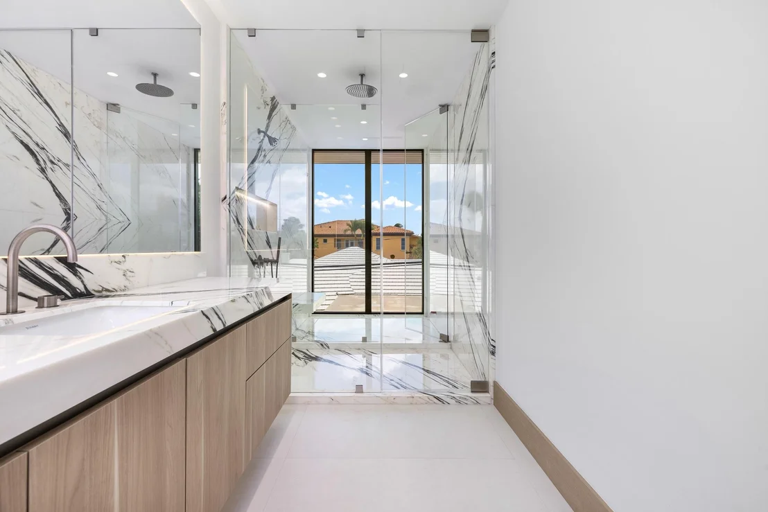 Photo of 1351 Cocoanut Road