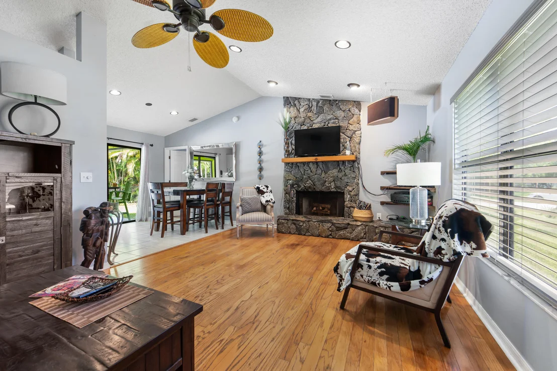 Photo of 6361 SE Phillips Bend Avenue
