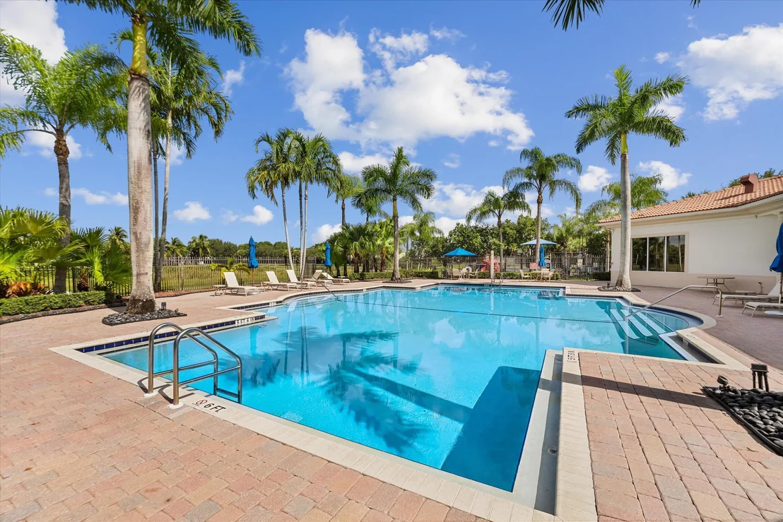 Photo of 1215 Creekside Drive