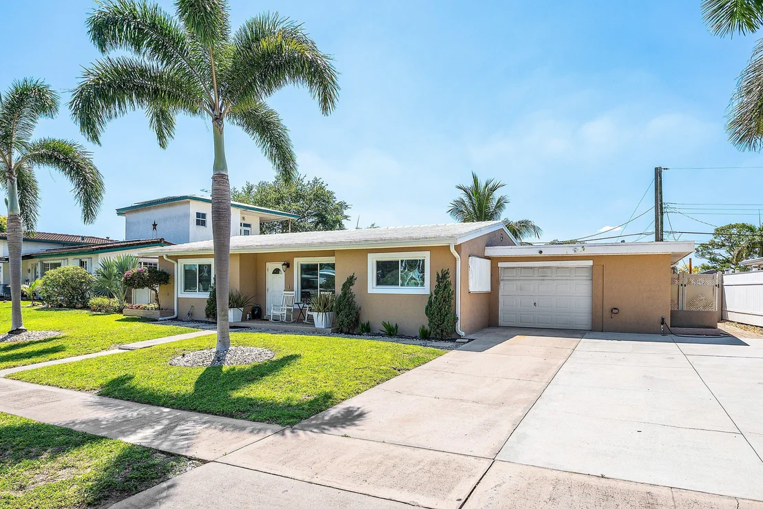 Photo of 1603 Crest Drive