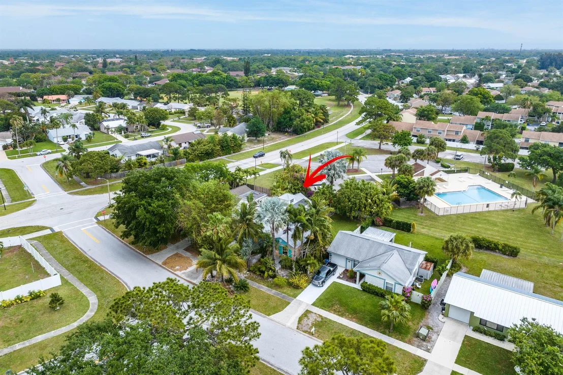 Photo of 165 Lakeside Drive