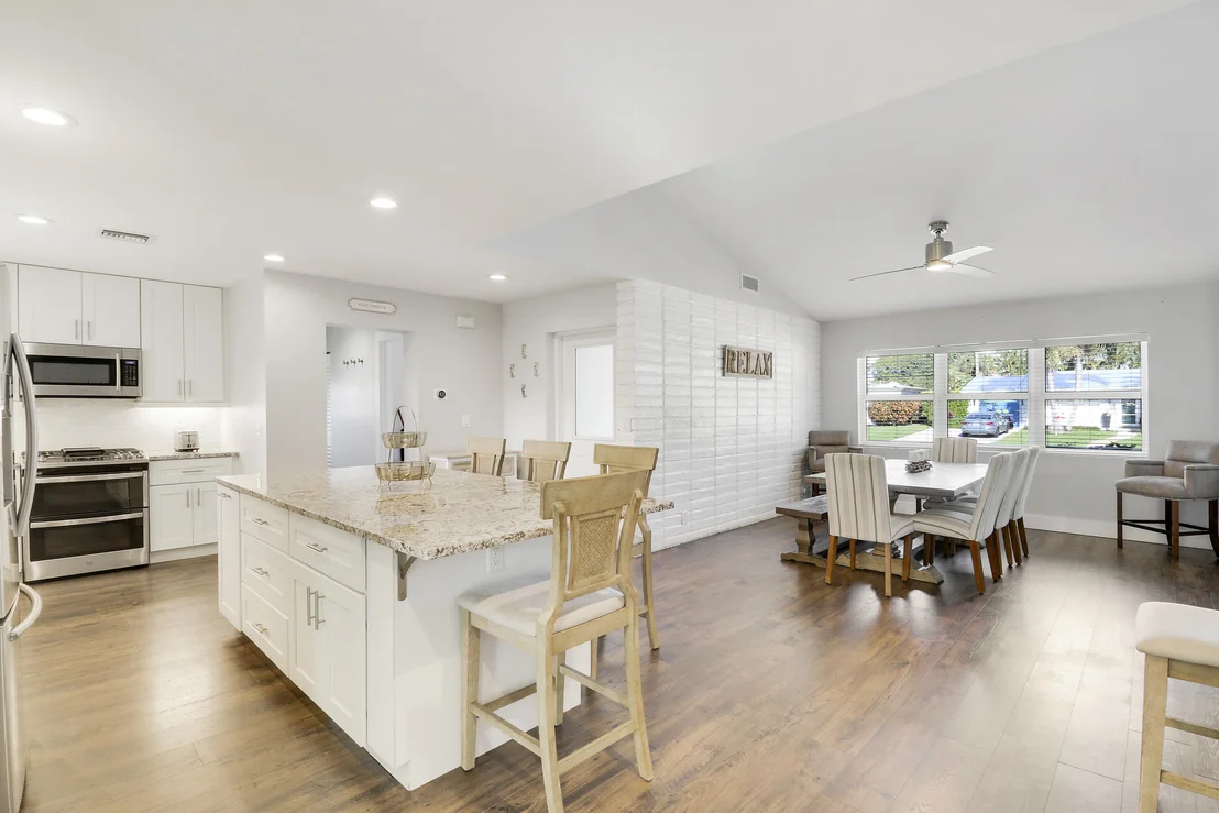 Photo of 424 Ebbtide Drive