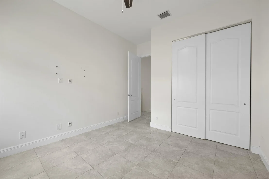Photo of 6943 Mitchell Street