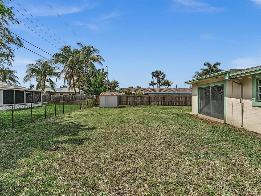 Photo of 4041 NE 18th Terrace