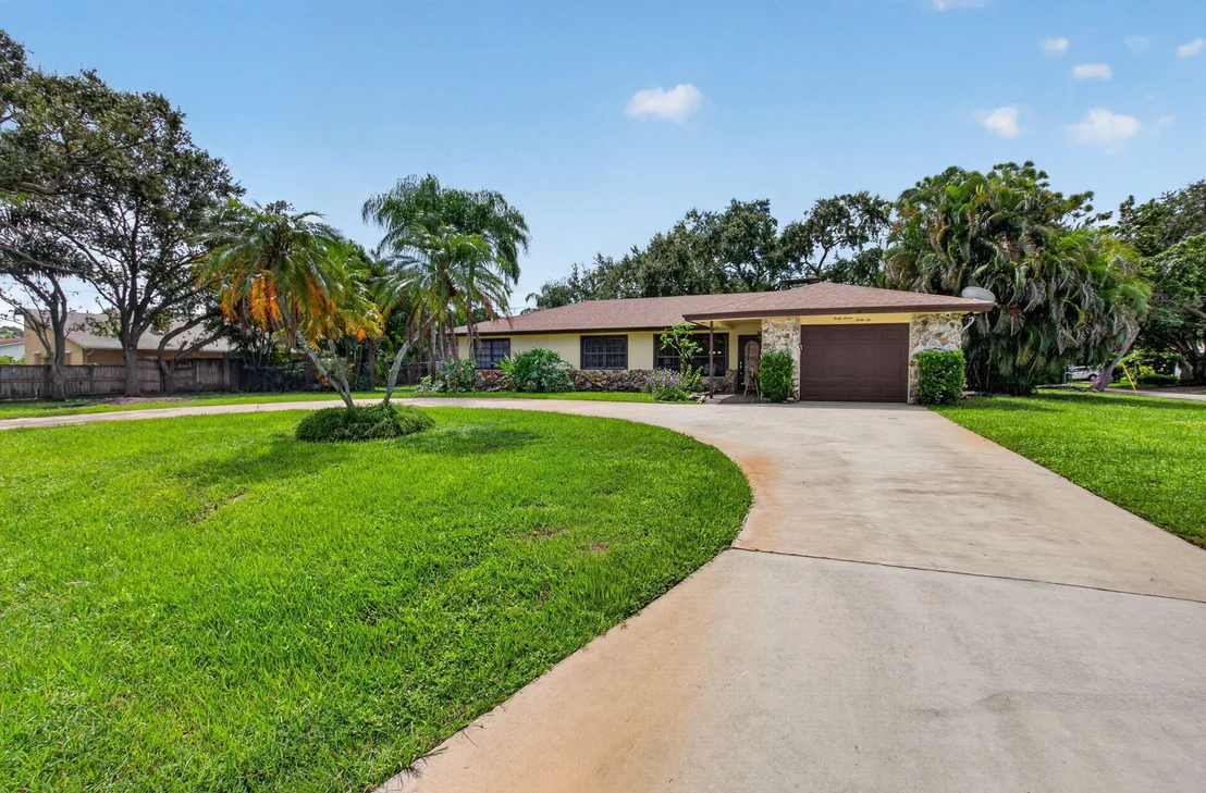 Photo of 4746 Canal Drive