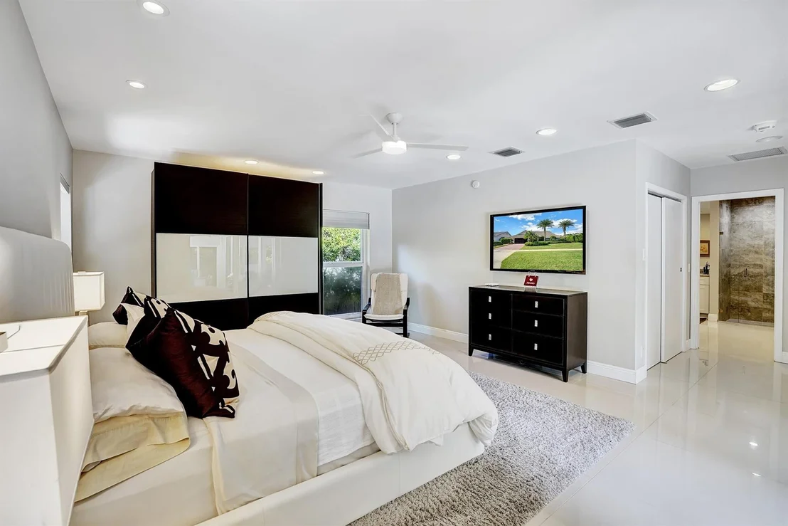 Photo of 3952 Live Oak Boulevard