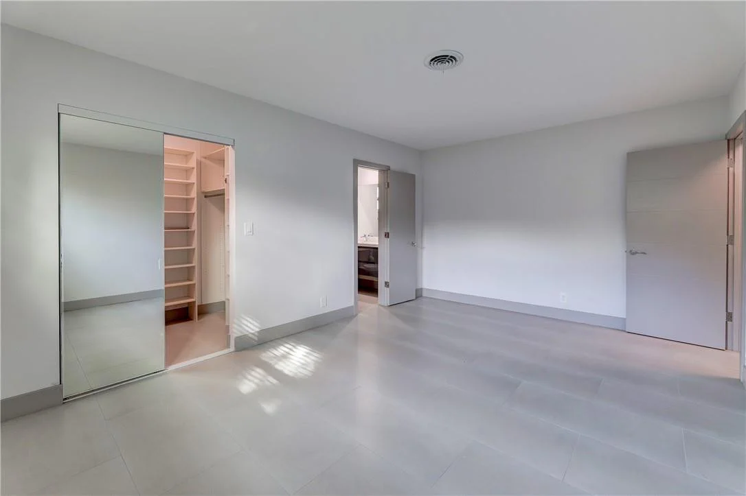 Photo of 72 W Palm Drive