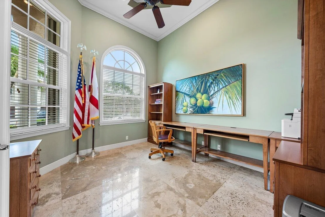 Photo of 923 Hyacinth Drive