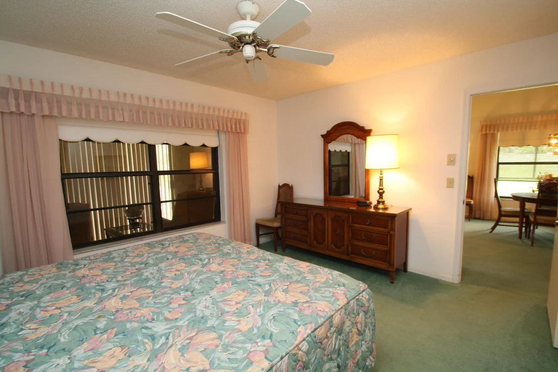 Photo of Unit F at 2 Ridgepointe Drive
