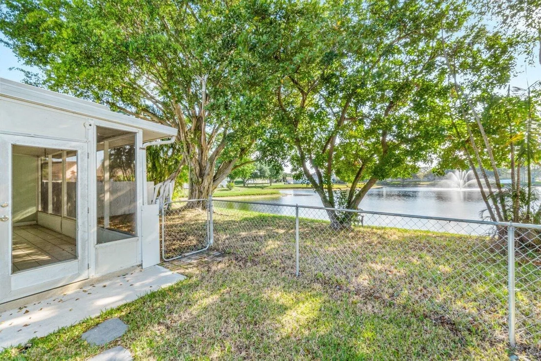 Photo of 4656 Lakeside Circle