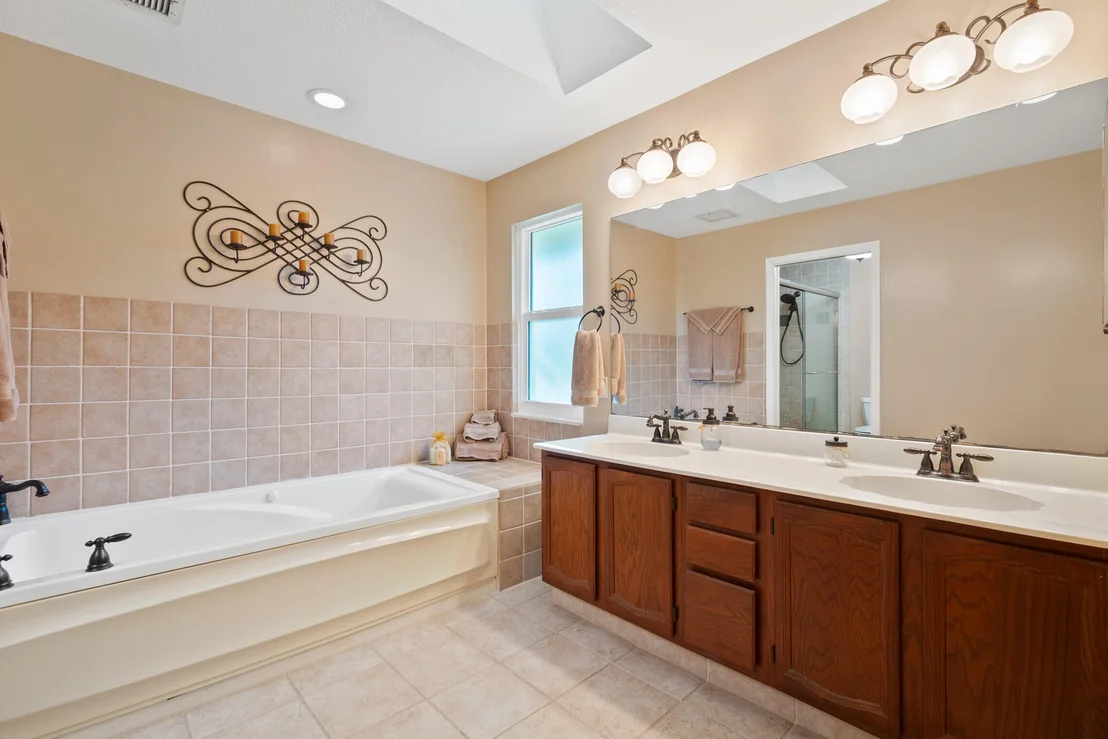 Photo of 965 Whippoorwill Row